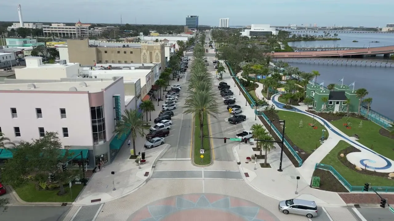 Aegean Clips - Beach St, Daytona Beach